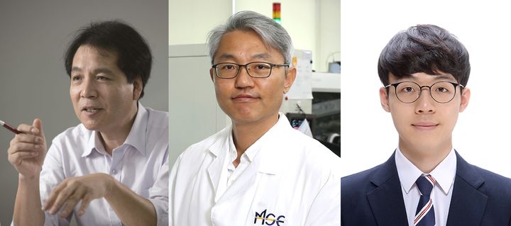 [울산=뉴시스] 고효율 탠덤 태양전지의 대량 생산에 필요한 계면 코팅 물질이 국내·외 공동 연구진에 의해 개발됐다. 사진 왼쪽부터 UNIST 에너지화학공학과 석상일 교수, 신소재공학과 최경진 교수, 김귀수 박사. (사진=UNIST 제공) photo@newsis.com *재판매 및 DB 금지