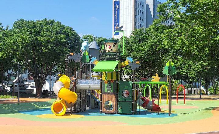 [대구=뉴시스] 대구 동구 신암공원 물놀이장. (사진=대구 동구 제공) 2026.06.11. photo@newsis.com *재판매 및 DB 금지