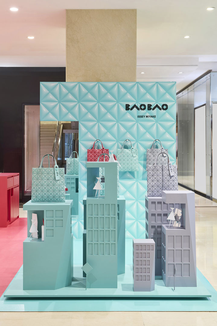삼성물산 패션부문이 수입·전개하는 브랜드 바오 바오 이세이 미야케(BAO BAO ISSEY MIYAKE)는 30일까지 서울 중구 롯데백화점 본점 1층에서 신제품 '미니어처(MINIATURE)'를 주제로 한 팝업 스토어를 운영한다고 12일 밝혔다. *재판매 및 DB 금지