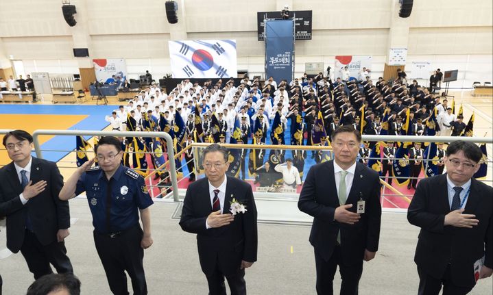 [서울=뉴시스] 법무부는 12일 충북 진천군 법무연수원에서 '제55회 전국 교도관 무도대회'를 개최했다. 이번 대회는 2019년 제54회 대회를 끝으로 코로나19 여파로 중단된 지 7년 만에 재개됐다. 2026.06.12. (사진제공=법무부) photo@newsis.com&nbsp; *재판매 및 DB 금지