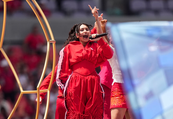 [토론토=AP/뉴시스] 알레시아 카라(Alessia Cara)가 6월12일(현지시간) 캐나다 토론토에서 열린 '2026 북중미 월드컵' 개막식에서 공연하고 있다. 