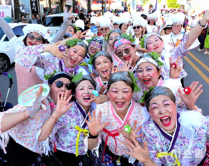 [음성=뉴시스] 27회 음성품바축제