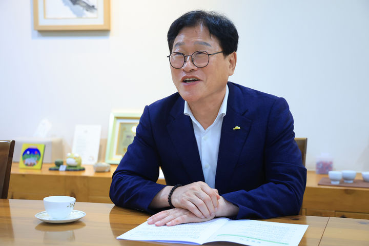 [대구=뉴시스] 6·3 지방선거에서 3선에 성공한 김대권 대구 수성구청장이 16일 뉴시스와 인터뷰하고 있다. (사진 = 대구시 수성구 제공) 2026.06.16. photo@newsis.com *재판매 및 DB 금지