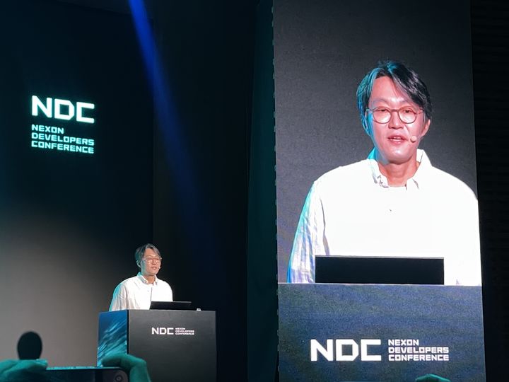 [성남=뉴시스] 이주영 기자 = 이정현 넥슨 대표는 16일 경기 성남시 판교 넥슨 사옥 및 일대에서 열린 '넥슨개발자콘퍼런스(NDC) 2026'에서 환영사를 발표했다. 2026.06.16. zoo@newsis.com *재판매 및 DB 금지