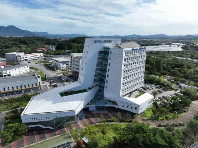 [광주=뉴시스] 광주지방고용노동청 건설·산재예방감독과 부서가 이전한 광주첨단과학국가산업단지 내 광주이노비즈센터 전경. (사진=광주고용노동청 제공) 2026.06.16. photo@newsis.com *재판매 및 DB 금지