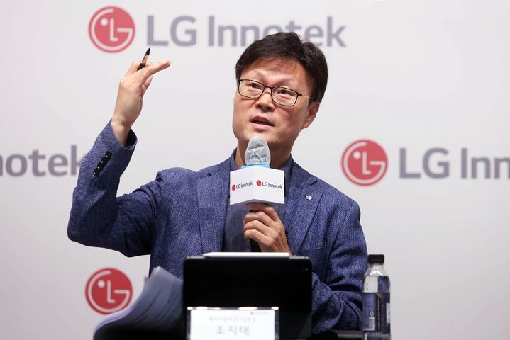 [서울=뉴시스] 16일 서울 강서구 마곡 LG사이언스파크 본사에서 열린 'LG이노텍 패키지솔루션 미디어 테크 데이’에서 조지태 LG이노텍 패키지솔루션사업부장(전무)이 취재진의 질문에 답변하고 있다. (사진=LG이노텍 제공) 2026.06.16. photo@newsis.com *재판매 및 DB 금지