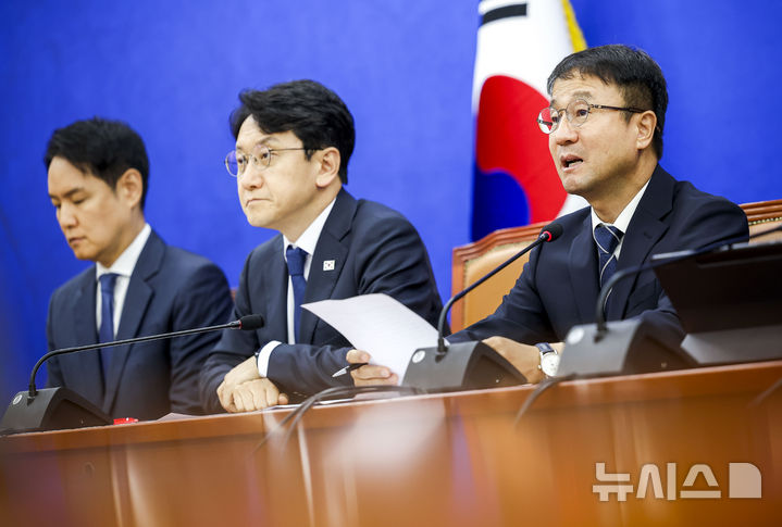 [서울=뉴시스] 정병혁 기자 = 한병도 더불어민주당 원내대표가 16일 서울 여의도 국회에서 열린 원내대책회의에서 발언하고 있다. 2026.06.16. jhope@newsis.com