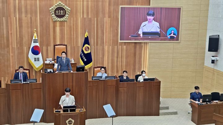 [세종=뉴시스] 송승화 기자 = 17일 세종시의회 본회의에서 5분 자유발언하는 더불어민주당 이현정 의원. 2026.06.17. ssong1007@newsis.com. *재판매 및 DB 금지