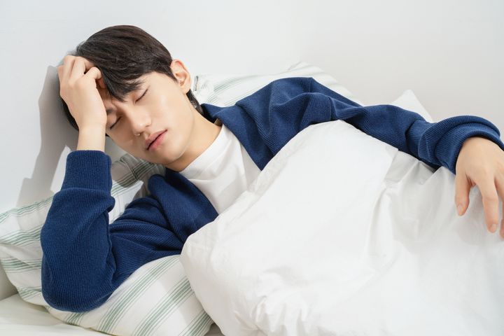 [서울=뉴시스] 두통을 호소하는 환자. (사진출처: 유토이미지)