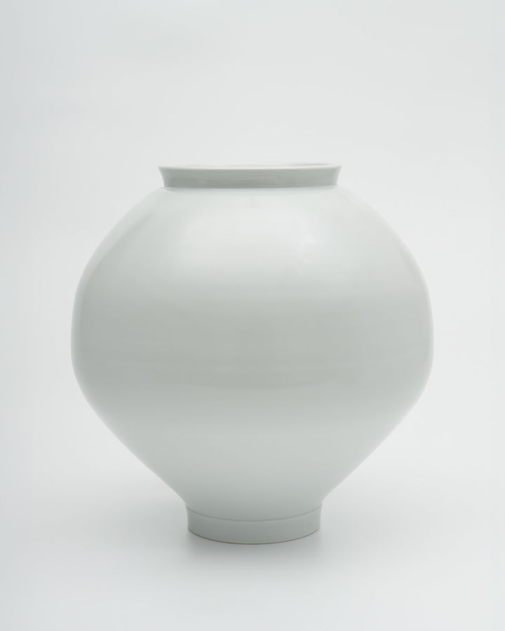 Kim Yiyung, Moon Jar, 2025 *재판매 및 DB 금지