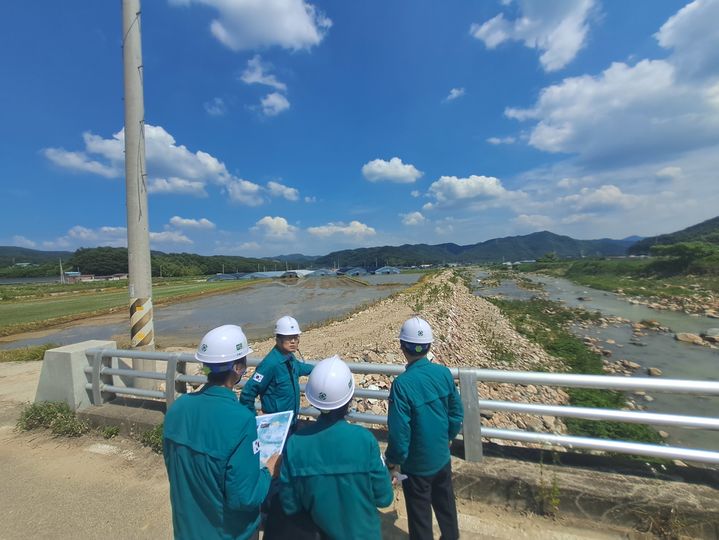 [산청=뉴시스] 산청군 우기 앞 재해복구 사업장 현장 점검 (사진=산청군 제공) 2026. 06. 17. photo@newsis.com *재판매 및 DB 금지