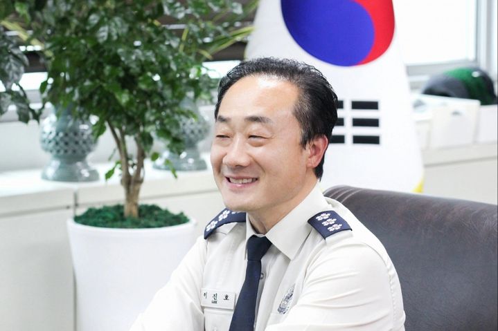 [부산=뉴시스] 이진호 제35대 부산소방재난본부장. (사진=부산소방 제공) 2026.06.17. photo@newsis.com *재판매 및 DB 금지