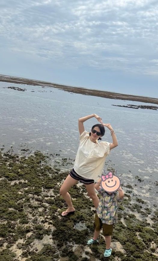 [서울=뉴시스] 배우 손예진이 아들과 함께한 여행 일상을 공개했다. (사진=손예진 인스타그램) 2026.06.17. photo@newsis.com&nbsp; *재판매 및 DB 금지