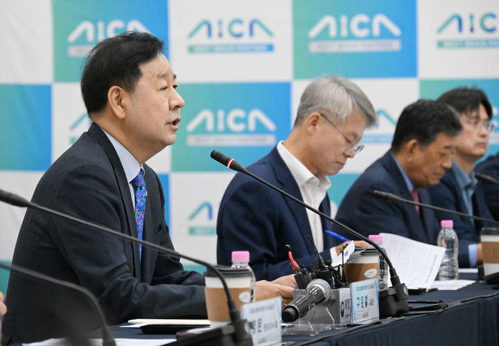 [광주=뉴시스] 구윤철 경제부총리 겸 재정경제부 장관은 17일 광주 AI 산업융합 집적단지를 찾아 기업혁신 지원 민관협의체 4차 회의를 주재했다. (사진 = 재정경제부 제공) 2026.06.17. *재판매 및 DB 금지