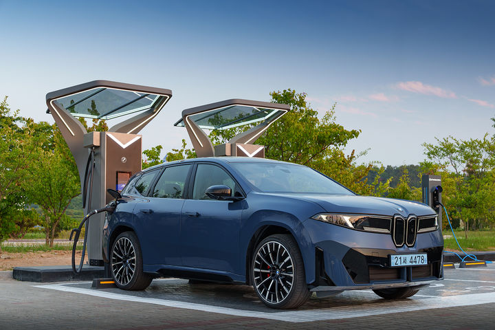 [서울=뉴시스] 더 뉴 BMW iX3.(사진=BMW 코리아 제공) *재판매 및 DB 금지