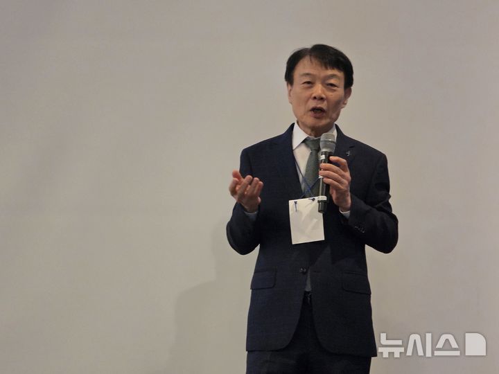 [서울=뉴시스]오동현 기자 = 권영범 영림원소프트랩 대표는 18일 서울 인터컨티넨탈 서울 파르나스 그랜드볼룸에서 열린 'EBSC 2026'에서 인사말을 하고 있다. odong85@newsis.com 