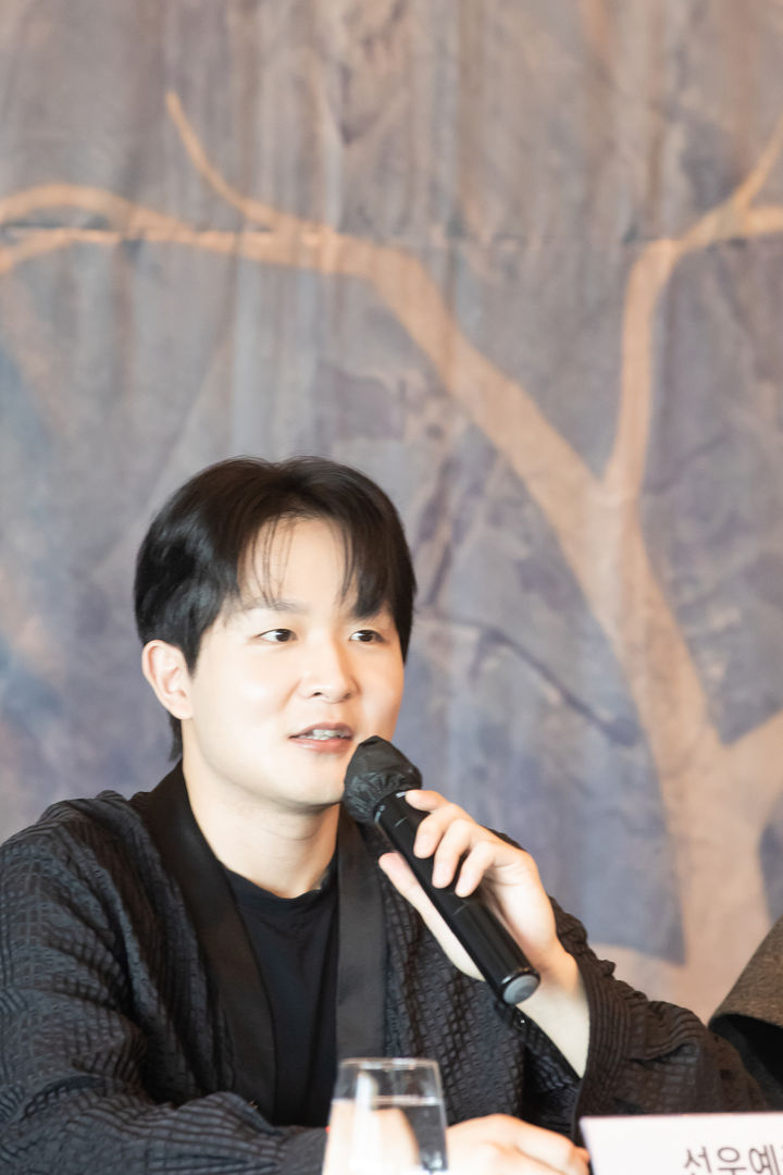 [서울=뉴시스] 피아니스트 선우예권이 18일 서울 용산구 그랜드 하얏트 서울에서 열린 '2026 여름에 듣는 겨울 나그네' 공연 기자간담회에서 발언하고 있다. (사진=한세예스24문화재단 제공) 2026.06.18. photo@newsis.com *재판매 및 DB 금지