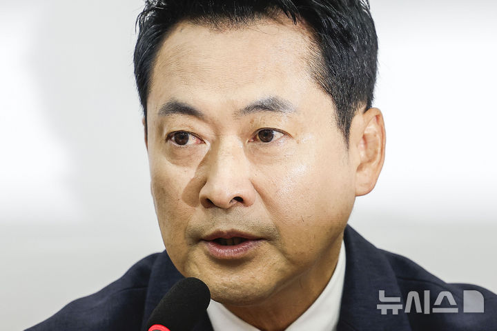 [서울=뉴시스] 정병혁 기자 = 장동혁 국민의힘 대표가 18일 서울 여의도 국회에서 열린 최고위원회의에서 발언하고 있다. 2026.06.18. jhope@newsis.com