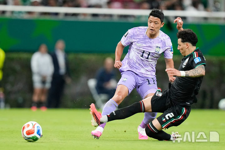 [사포판=AP/뉴시스] 한국 남자 축구 대표팀의 황희찬. 2026.06.18.