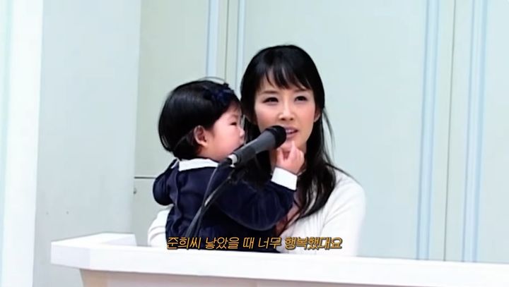 [서울=뉴시스] 배우 고(故) 최진실의 딸 최준희가 18일 유튜브 채널에 '블라인드 테스트 지겨워서 본인 등판 하고옴'이라는 제목의 영상을 공개했다. (사진=최준희 유튜브 채널 화면 캡처) 2026.06.18. photo@newsis.com *재판매 및 DB 금지
