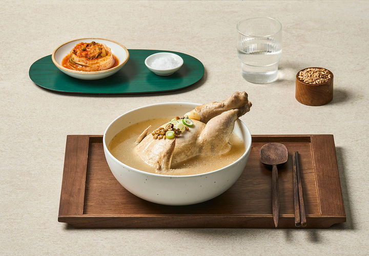올바르고반듯한 파로삼계탕 (사진 = 신세계푸드 제공) *재판매 및 DB 금지