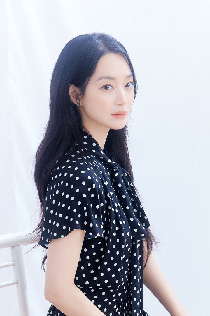 [서울=뉴시스] 배우 신민아 (사진= 소속사 에이엠엔터테인먼트 제공) 2026.06.19 *재판매 및 DB 금지