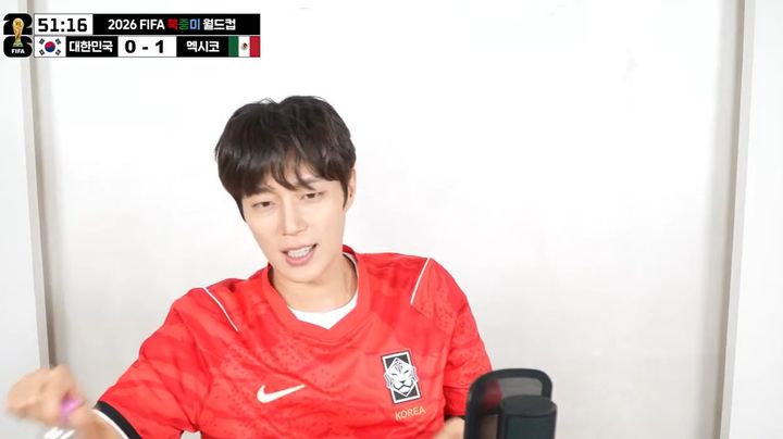 [서울=뉴시스] 윤두준. (사진=유튜브 채널 'OFFICIAL HIGHLIGHT' 캡처) 2026.06.18. photo@newsis.com *재판매 및 DB 금지