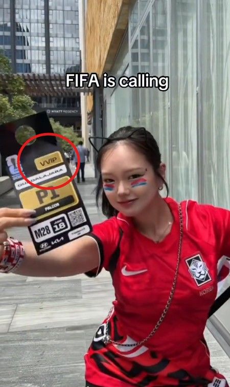 [서울=뉴시스] 2026 북중미 월드컵 조별리그 1차전에서 인종차별 피해를 입은 한국인 인플루언서 '이노냥(본명 윤수진)'이 국제축구연맹(FIFA)의 공식 초청을 받아 멕시코전 현장을 찾은 인증샷을 공개했다. (사진=이노냥 인스타그램 캡처) *재판매 및 DB 금지