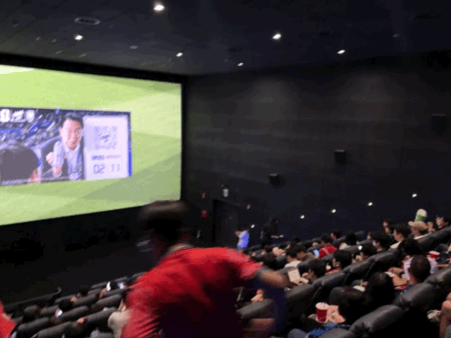 [수원=뉴시스] 이지윤 인턴기자 = 2026 FIFA 북중미 월드컵 A조 2차전 대한민국 대 멕시코전이 열린 19일 오전 메가박스 수원스타필드 5관에서 관객들이 자리를 채우고 있다. *재판매 및 DB 금지