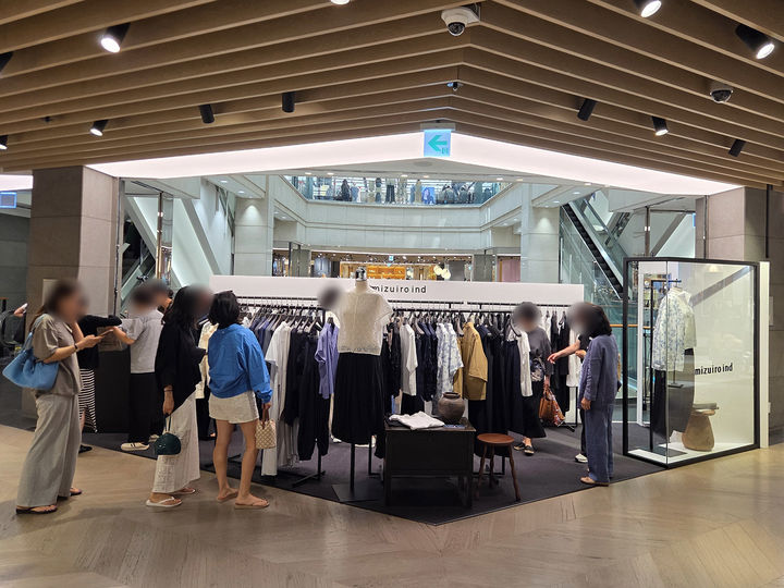 [서울=뉴시스] 신세계백화점 강남점 4층 미즈이로인드 팝업. (사진=신세계백화점 제공) *재판매 및 DB 금지