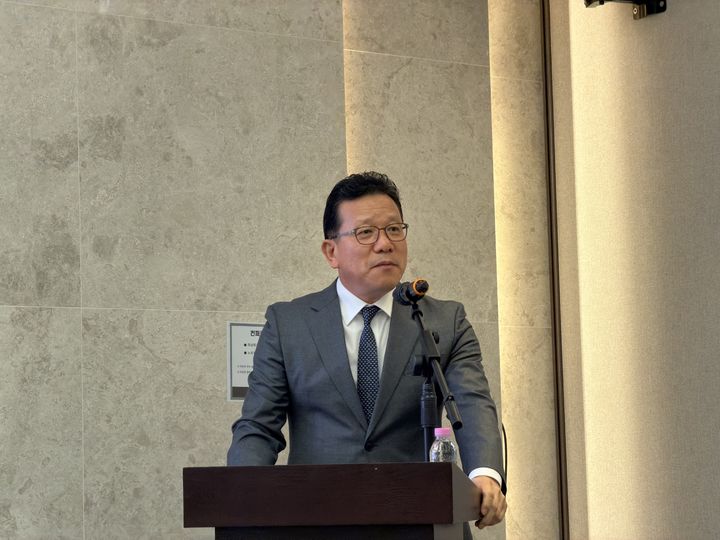 [서울=뉴시스] 김민성 기자 = 송보영 아시아나항공 대표이사가 19일 오후 여의도 한국투자증권 본사에서 열린 설명회에서 발언하고 있다. 2026.06.19. kms@newsis.com. *재판매 및 DB 금지