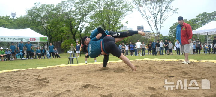 associate_pic3