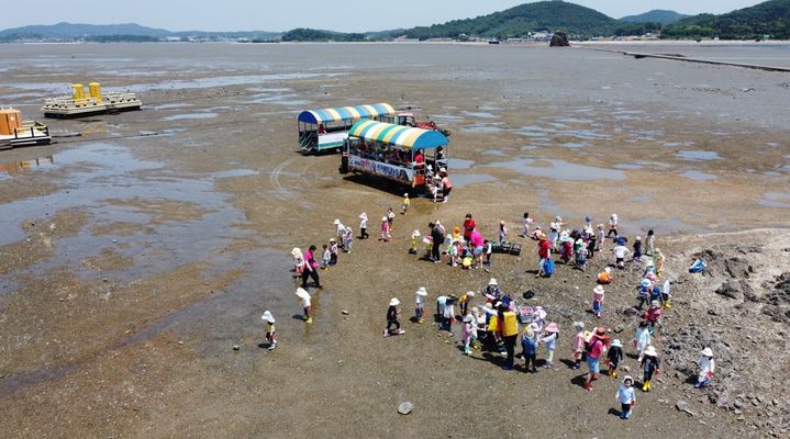 [수원=뉴시스] 경기도 내 갯벌 체험장. (사진=경기도 제공) 2026.06.21. photo@newsis.com *재판매 및 DB 금지
