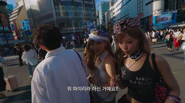 [서울=뉴시스] 그룹 리센느 멤버 미나미가 일본에서 '부츠카리'(고의 충돌 행위) 피해를 입을 뻔했다. (사진=유튜브 채널 '안녕하세요원이입니다잘부탁드립니다' 화면 캡처) 2026.06.21.photo@newsis.com *재판매 및 DB 금지