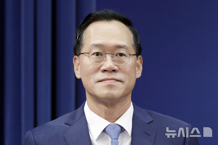 [서울=뉴시스] 최동준 기자 = 신임 민정수석 한찬식 전 서울동부지검장이 21일 청와대에서 열린 인사 관련 브리핑에 참석해 있다. 2026.06.21. photocdj@newsis.com