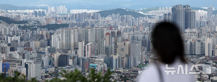 [서울=뉴시스] 김선웅 기자 = 사진은 지난 21일 서울 도심 아파트 단지 모습. 2026.06.21. mangusta@newsis.com