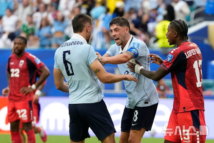 [마이애미가든스=AP/뉴시스] 2026 국제축구연맹(FIFA) 북중미 월드컵 조별리그 H조에서 경쟁 중인 우루과이 축구대표팀의 페데리코 발베르데. 2026.06.21.