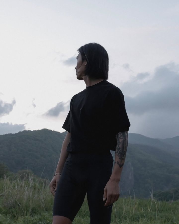 한정판 거래 플랫폼 크림이 산산기어의 신규 액티브웨어 브랜드 '토지(TOJI)'를 공식 론칭했다고 22일 밝혔다. *재판매 및 DB 금지