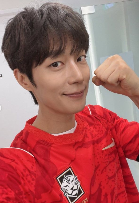 [서울=뉴시스] 윤두준. (사진=인스타그램 캡처) 2026.06.19. photo@newsis.com *재판매 및 DB 금지