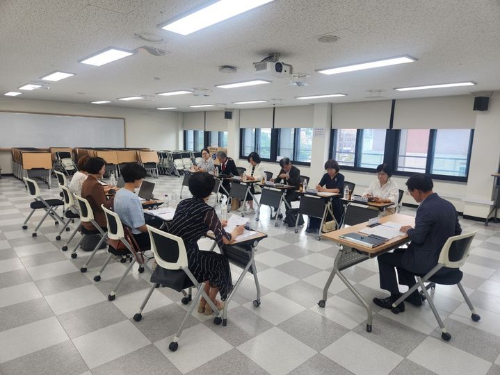 [대전=뉴시스] 교육균형발전 TF회의 모습. (사진=대전시교육감직 인수위원회 제공) 2026.06.22. photo@newsis.com *재판매 및 DB 금지