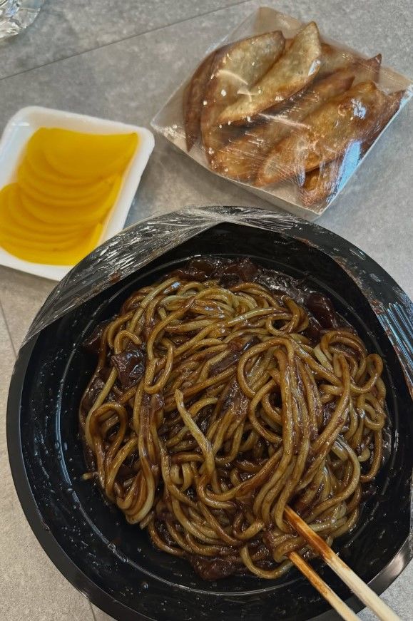 [서울=뉴시스] 가수 송가인이 이사한 근황을 공개했다. (사진=송가인 인스타그램) 2026.06.22. photo@newsis.com *재판매 및 DB 금지