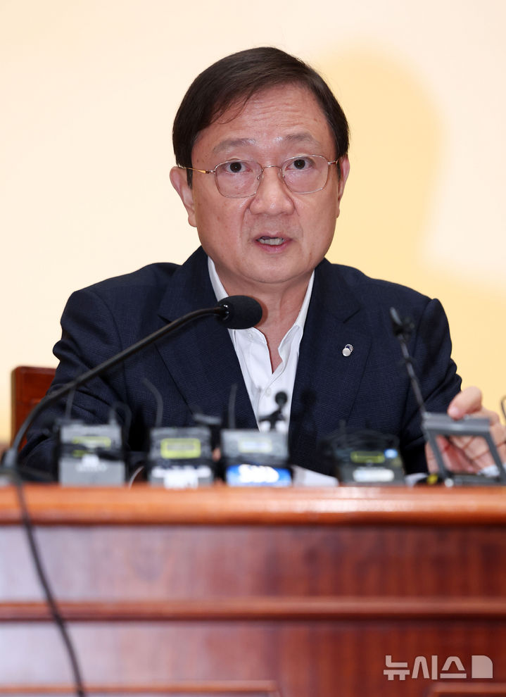 [서울=뉴시스] 김선웅 기자 = 이찬진 금융감독원장이 22일 서울 여의도 금융감독원에서 정례 기자간담회를 하고 있다. 2026.06.22. mangusta@newsis.com