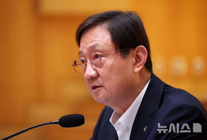 [서울=뉴시스] 김선웅 기자 = 이찬진 금융감독원장이 22일 서울 여의도 금융감독원에서 정례 기자간담회를 하고 있다. 2026.06.22. mangusta@newsis.com