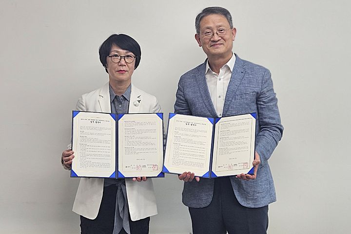 [원주=뉴시스] 통합돌봄 방문복약지도 업무협약. (사진=원주시 제공) 2026.06.23. photo@newsis.com *재판매 및 DB 금지