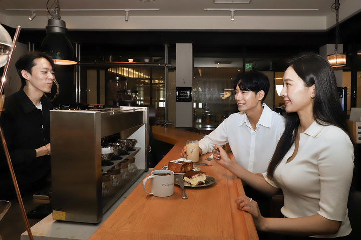 [서울=뉴시스] 신세계백화점 강남점 스페셜티 브루잉 카페 '카테고릭' (사진=신세계백화점 제공) 2026.06.23. photo@newsis.com *재판매 및 DB 금지
