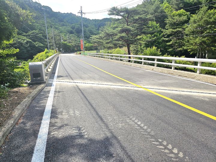 [평창=뉴시스] 봉평면 유포리 면온교 보수·보강 공사가 완료된 모습. (사진=평창군 제공) 2026.06.23. photo@newsis.com *재판매 및 DB 금지