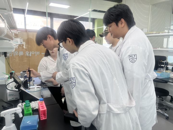 [대전=뉴시스]대전보건대 '글로컬 특화 정밀의학 유전자분석 전문인력 양성 과정' 모습. (사진=대전보건대 제공) 2026.06.23. photo@newsis.com *재판매 및 DB 금지