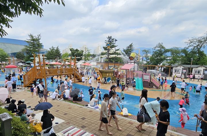 [원주=뉴시스] 명륜동 체육공원 내 보물섬 물놀이장. (사진=원주시시설관리공단 제공) 2026.06.23. photo@newsis.com *재판매 및 DB 금지