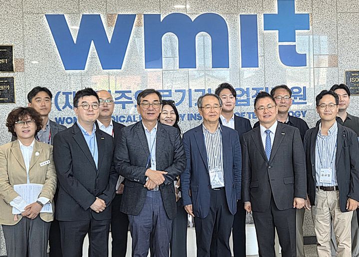 [원주=뉴시스] 구자열 원주시장 당선인의 핵심 공약 구체화를 위해 민선9기 원주시 시민주권시대준비위원회가 원주의료기기산업진흥원을 방문하고 있다. (사진=민선9기 원주시 시민주권시대준비위원회 제공) 2026.06.23. photo@newsis.com *재판매 및 DB 금지