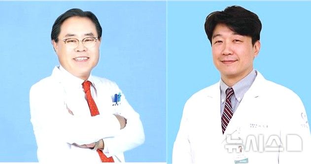 [포항=뉴시스] = 포항세명기독병원 정형성형병원 류인혁(왼쪽) 원장과 이지호 부장. (사진=포항세명기독병원 제공) 2026.06.23. photo@newsis.com